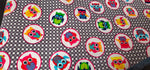 Détail du tissu coton imprimé hiboux du chèche Athéna